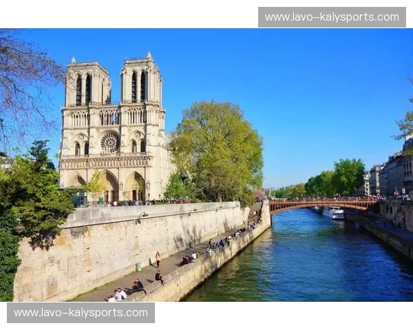 摩纳哥vs荷兰：海风轻拂下的极致奢华与风车之国的浪漫邂逅